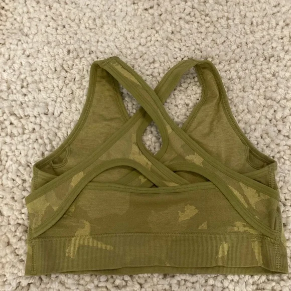 Gymshark seamless Green army print Sports Bra - Picture 5 of 6
